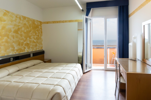 Camere Standard: classiche, spaziose, economiche in Hotel con camere vista mare a Rimini
